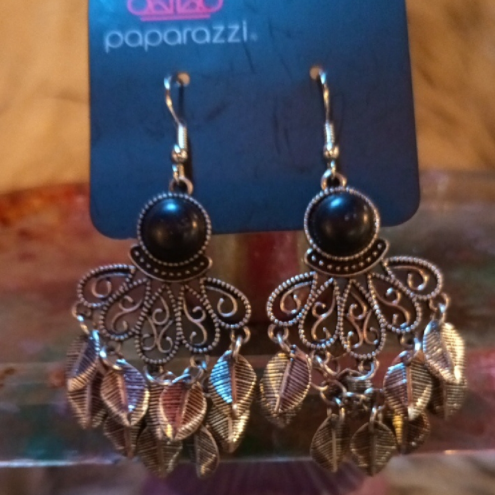 Paparazzi Silver Filigree Leaf Earrings
